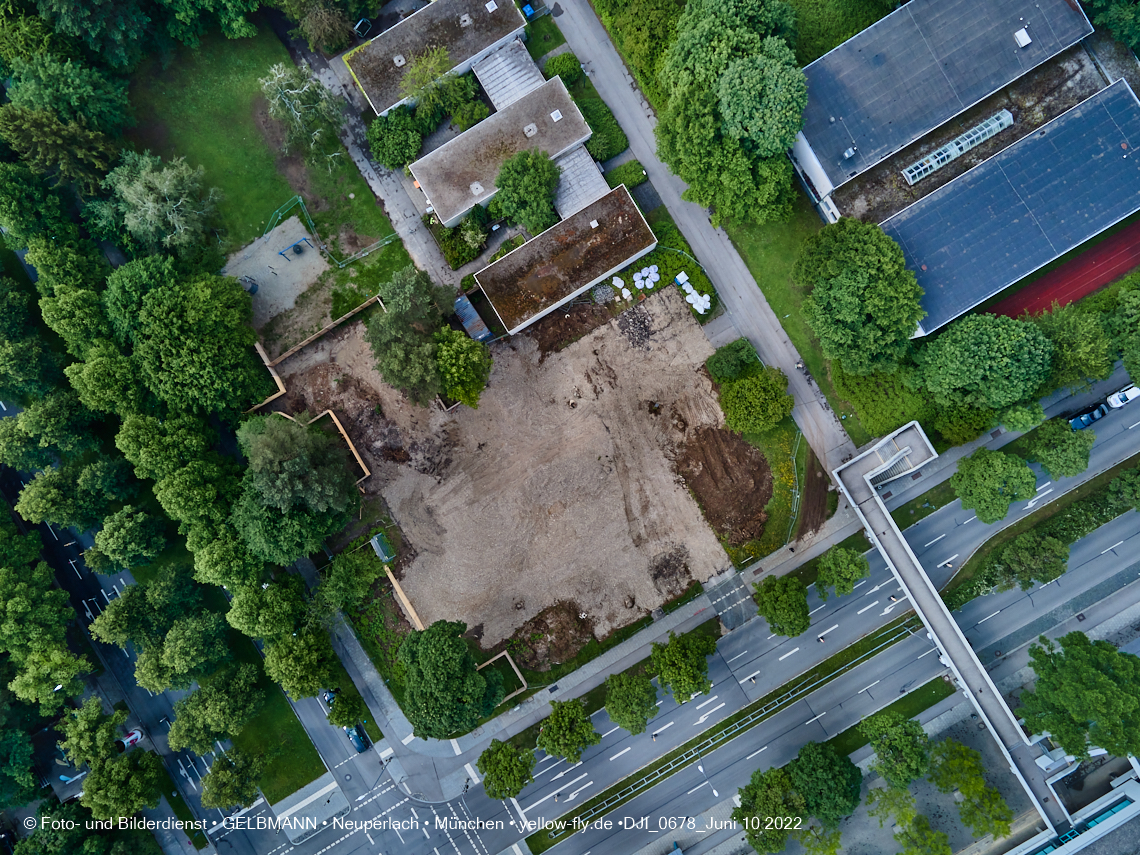 10.06.2022 - Luftbilder von der Baustelle Haus für Kinder in Neuperlach
